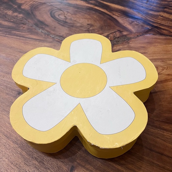 Spring Daisy Serving Dish - Picture 5 of 6